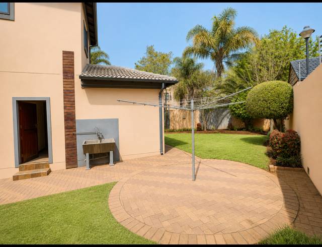 4 BEDROOM HOUSE FOR SALE IN MIDSTREAM ESTATE